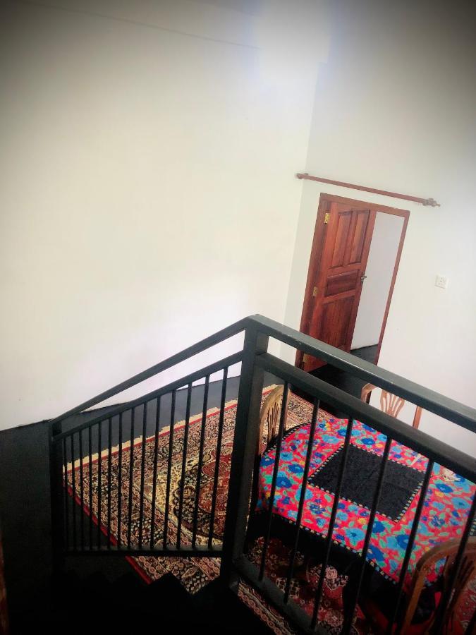 Thaaru Guest Bed and Breakfast Mirissa Buitenkant foto