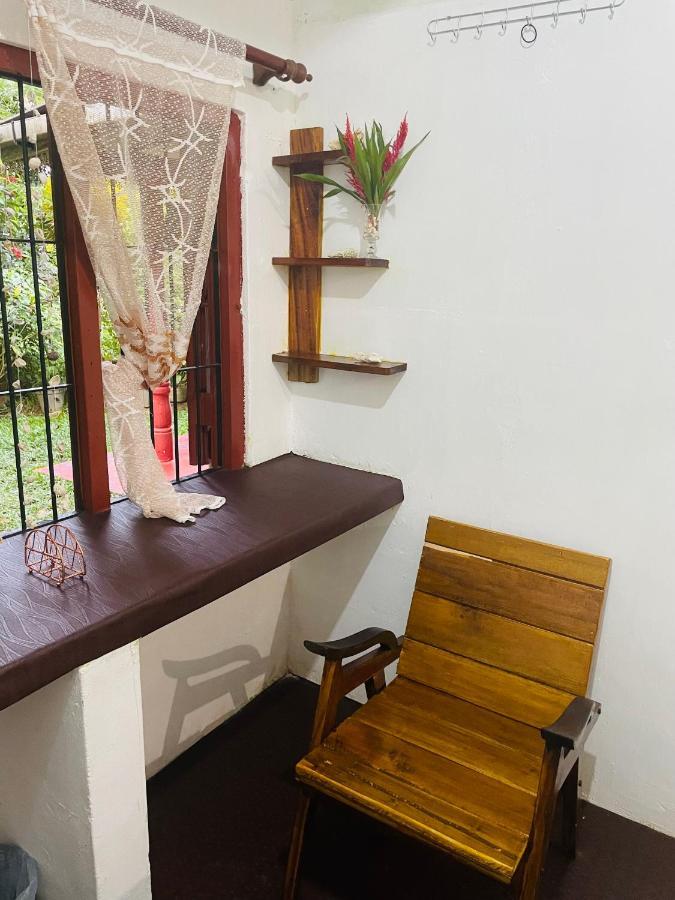 Thaaru Guest Bed and Breakfast Mirissa Buitenkant foto